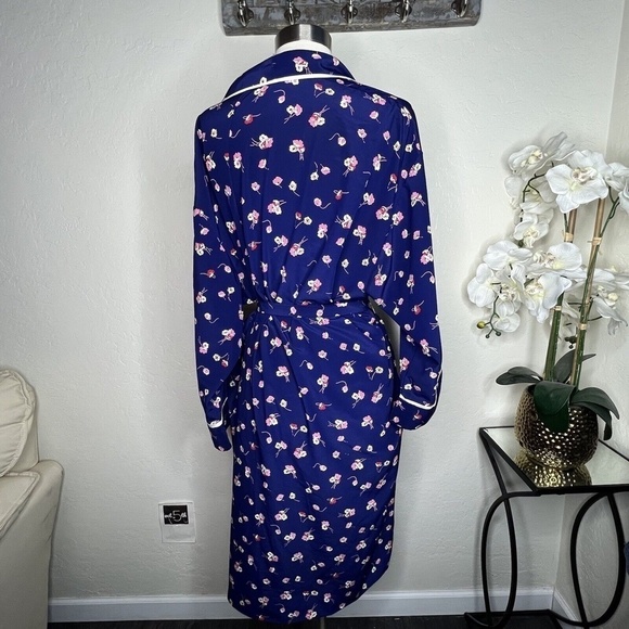 Vintage Natori II blue rose pattern robe - Picture 3 of 5